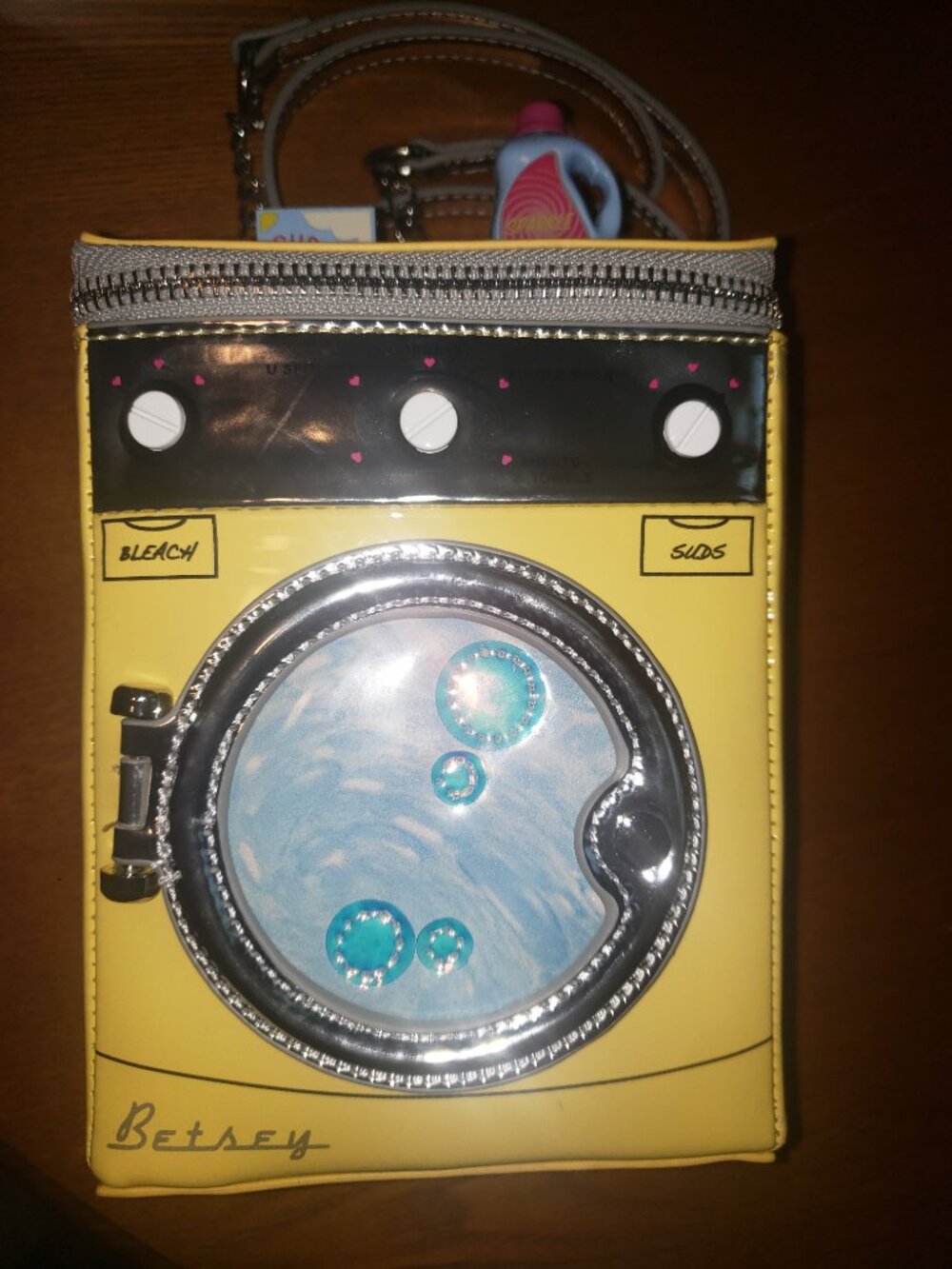 COLLECTIBLE Betsey Johnson Kitsch Spin Me Yellow Crossbody Washing Machine (NEW) - Picture 5 of 9